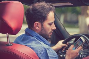 California Laws for Cellphone Usage and Distracted Driving